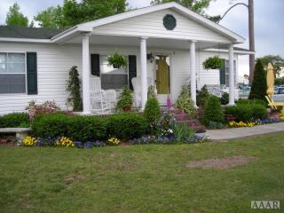 136 Apache Rd, Harrellsville, NC 27942-9733