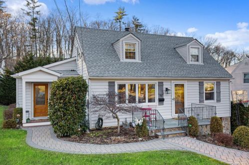 60 Harding Ave, Valhalla, NY 10595-2008