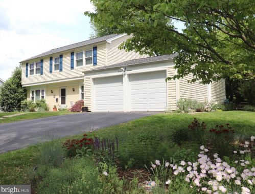 2413 Kelford Ln, Bowie, MD 20715-2827