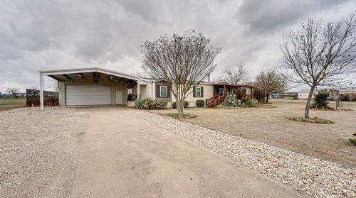 141 Falcon Ridge Dr, Waxahachie, TX 75165-8991