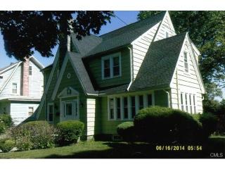 50 Hickory St, Bridgeport, CT 06610-1767