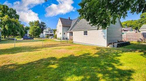 214 Sheridan Ave, New Castle PA  16105-2561 exterior