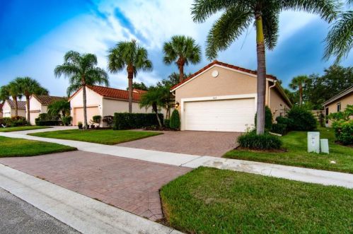 607 Whitfield Way, Fort Pierce, FL 34986-2619