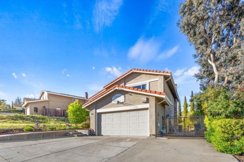 469 Archglen Way, San Jose, CA 95111-1735