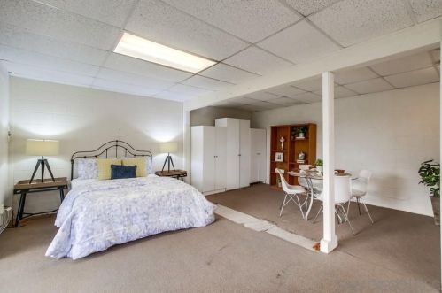 1527 Loring St, San Diego CA  92109-1765 exterior
