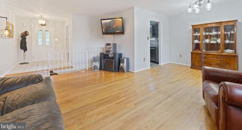 8813 Sylvania St, Lorton VA  22079-1612 exterior