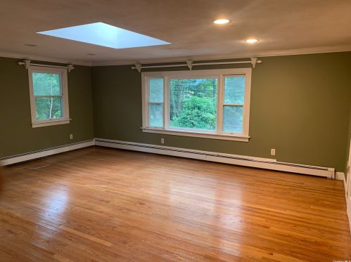 41 Thompson Hay Path, Strongs Neck, NY 11733-1330