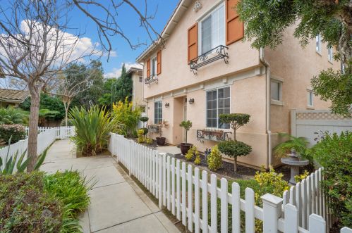 308 Alcazar Dr, Santa Maria, CA 93455-1378