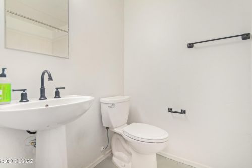 6851 Kern Dr, Tucson AZ  85743-1027 exterior