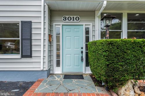 3010 Rosemary Ln, Falls Church VA  22042-1840 exterior