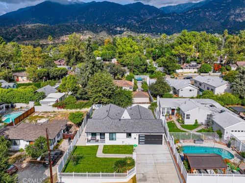 295 Poppyfields Dr, Altadena CA  91001-4837 exterior