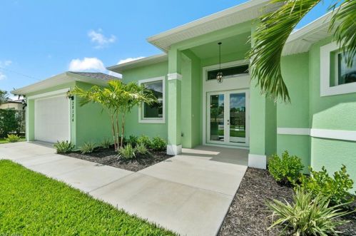 28124 Sunset Dr, Bonita Springs FL  34134-7503 exterior