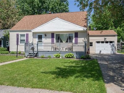 94 Murray Ter, Tonawanda, NY 14150-5243
