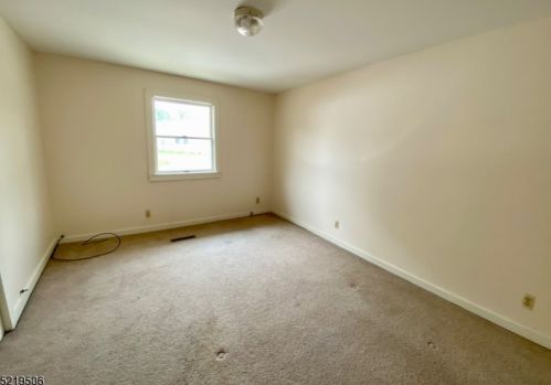 43 Vail Rd, Columbia NJ  07832-2747 exterior