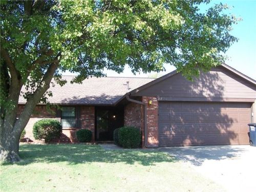 804 Roosevelt Ave, Shawnee OK  74801-6549 exterior
