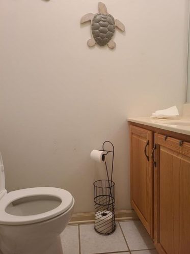 4 Saratoga Ct, Easton PA  18040-1046 exterior