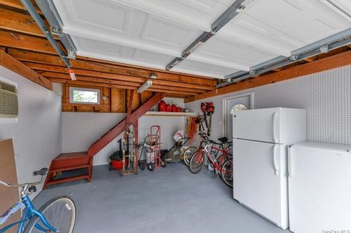 86-15 262nd St, Floral Park NY  11004-1344 exterior