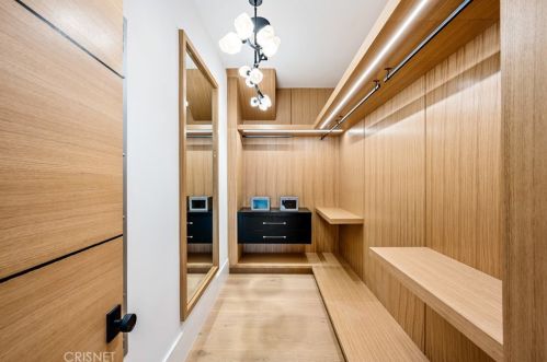 4508 Haskell Ave, Van Nuys CA  91436-3148 exterior