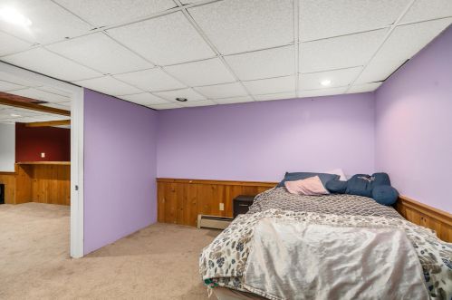 10 Lorri Rd, Derry NH  03038-4112 exterior