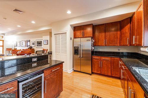 628 3rd St, Philadelphia, PA 19123-2902