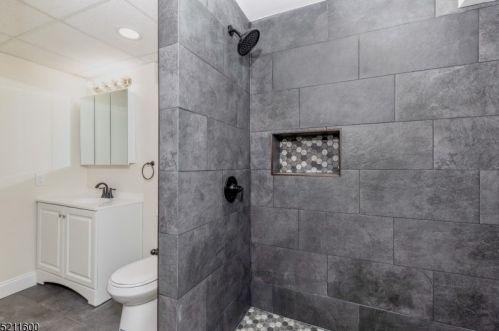 9 Natale Dr, Sparta NJ  07871-3032 exterior