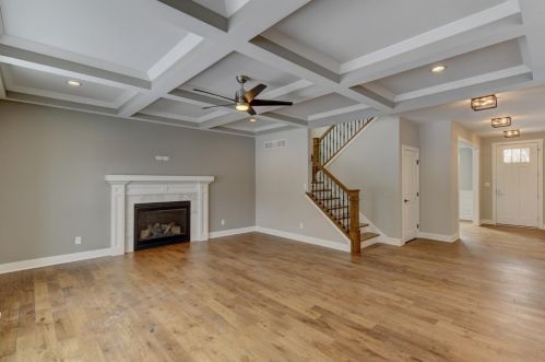 8147 Castle Dr, Hammond, IN 46321-1932