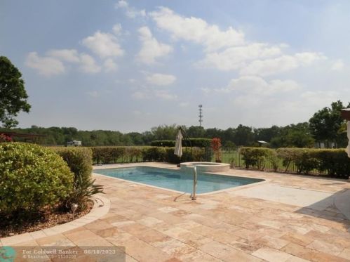 6075 1st St, Vero Beach FL  32968-9521 exterior