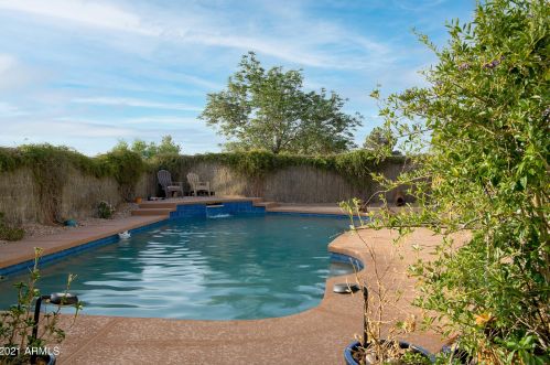 4059 Whispering Wind Dr, Glendale, AZ 85310-5105