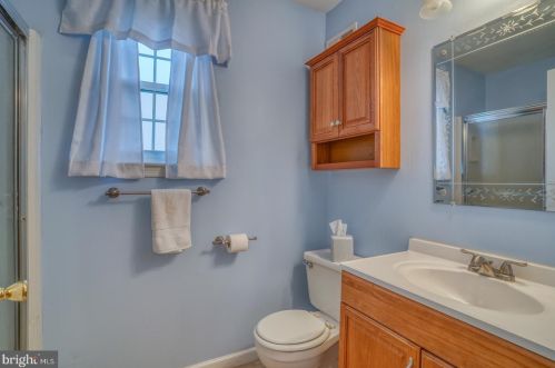 42 Saratoga Dr, New Castle DE  19720-4232 exterior