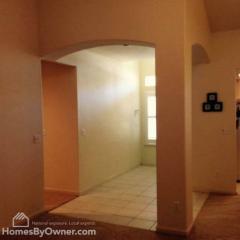 782 Omaha Ave, Fresno, CA 93720-2193