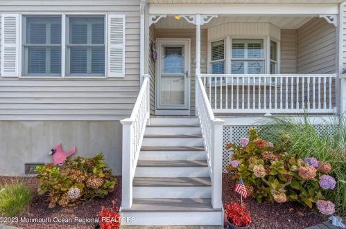 120 Island View Dr, Lavallette, NJ 08735-1217
