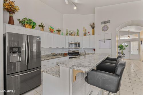 5407 87th Ave, Glendale, AZ 85305-3349