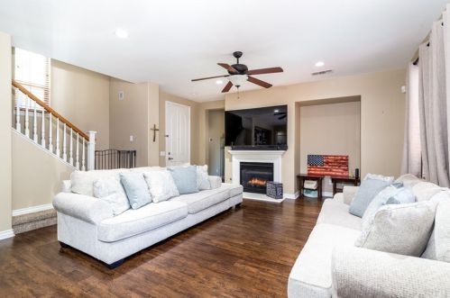 27404 Lock Haven Ct, Temecula CA  92591-4423 exterior