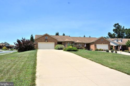 140 Donna Dr, Woodstock VA  22664-1146 exterior