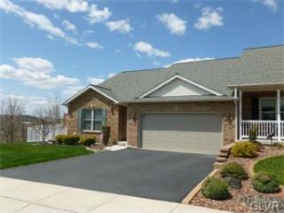 3066 Oakland Dr, Northampton, PA 18067-1042