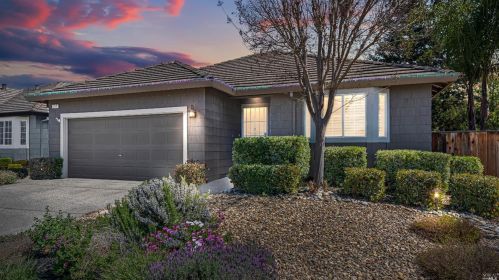 712 Hackberry Ct, Windsor, CA 95492-7110