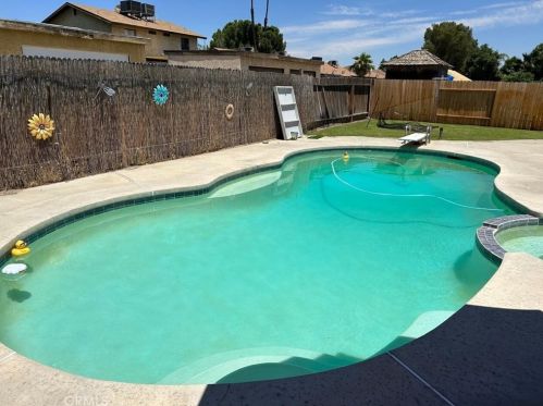 436 Douglas St, Bakersfield CA 93308-2378 exterior