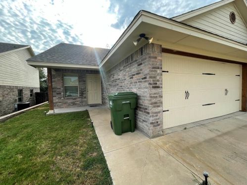 3118 Weave Ct, Granbury TX  76049-1281 exterior