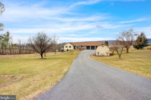 435 Sunday Rd, Krumsville, PA 19534-9176
