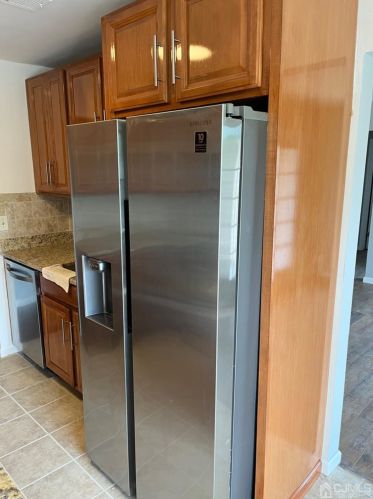 710 Green Hollow Dr, Iselin NJ  08830-2931 exterior