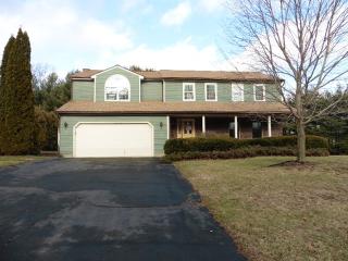 28 Lawrence Ln, Bristol, CT 06010-2949
