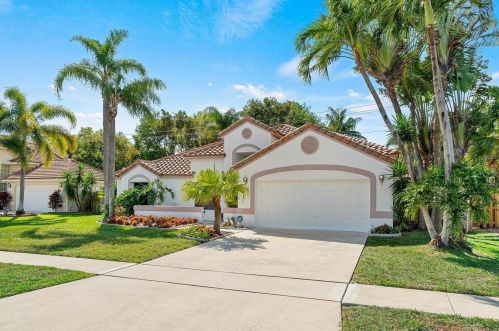 15 Dogwood Cir, Boynton Beach, FL 33436-9145