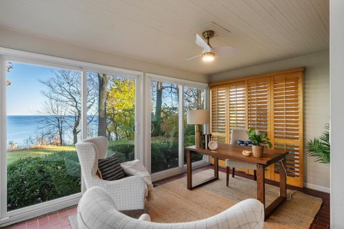 4150 Lake Dr, Milwaukee WI  53211-1719 exterior