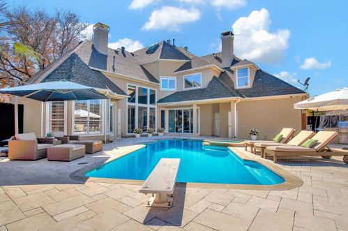 5809 Roswell Dr, Plano, TX 75093-5938