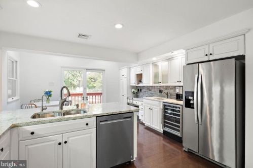 1421 Sugartown Rd, Berwyn PA  19312-1820 exterior