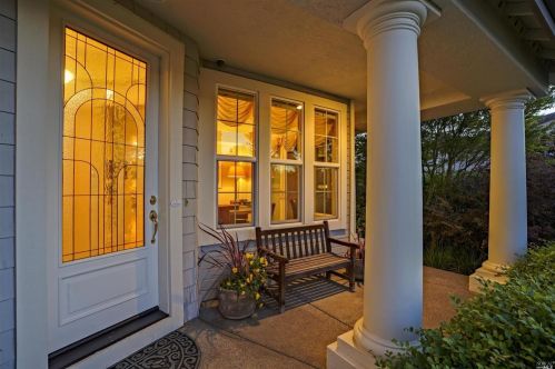 3696 Newbury Ct, Santa Rosa, CA 95404-7691