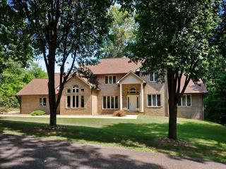 87 Fair Oaks Dr, Hendersonville, NC 28791-8737