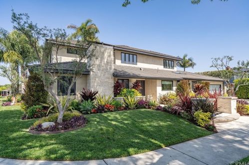 5341 El Prado Ave, Long Beach, CA 90815-3906