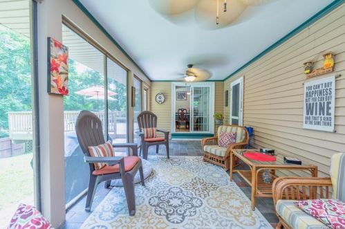 410 Old Post Rd, Marlborough NY  12542-6232 exterior