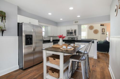 1404 School House Rd, Mount Pleasant SC  29464-3844 exterior